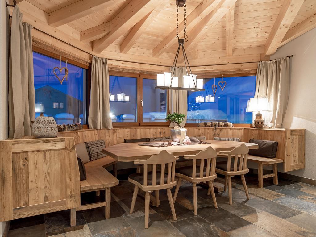 Burghotel Alpengluehn オーバーグールグル エクステリア 写真