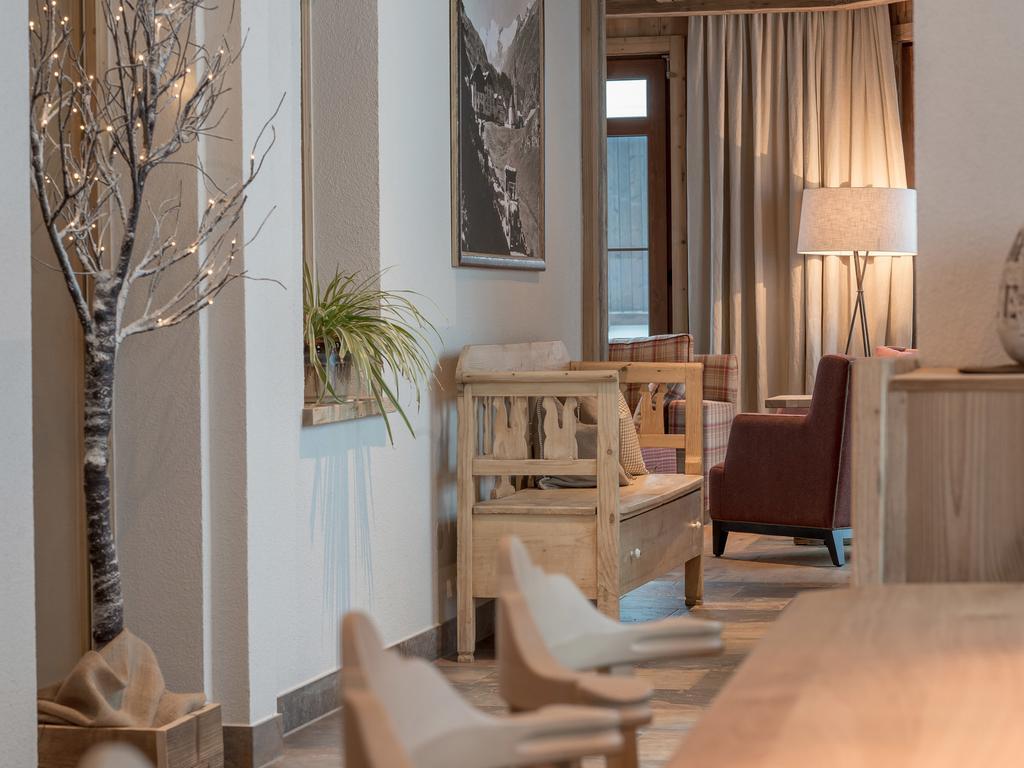 Burghotel Alpengluehn オーバーグールグル エクステリア 写真