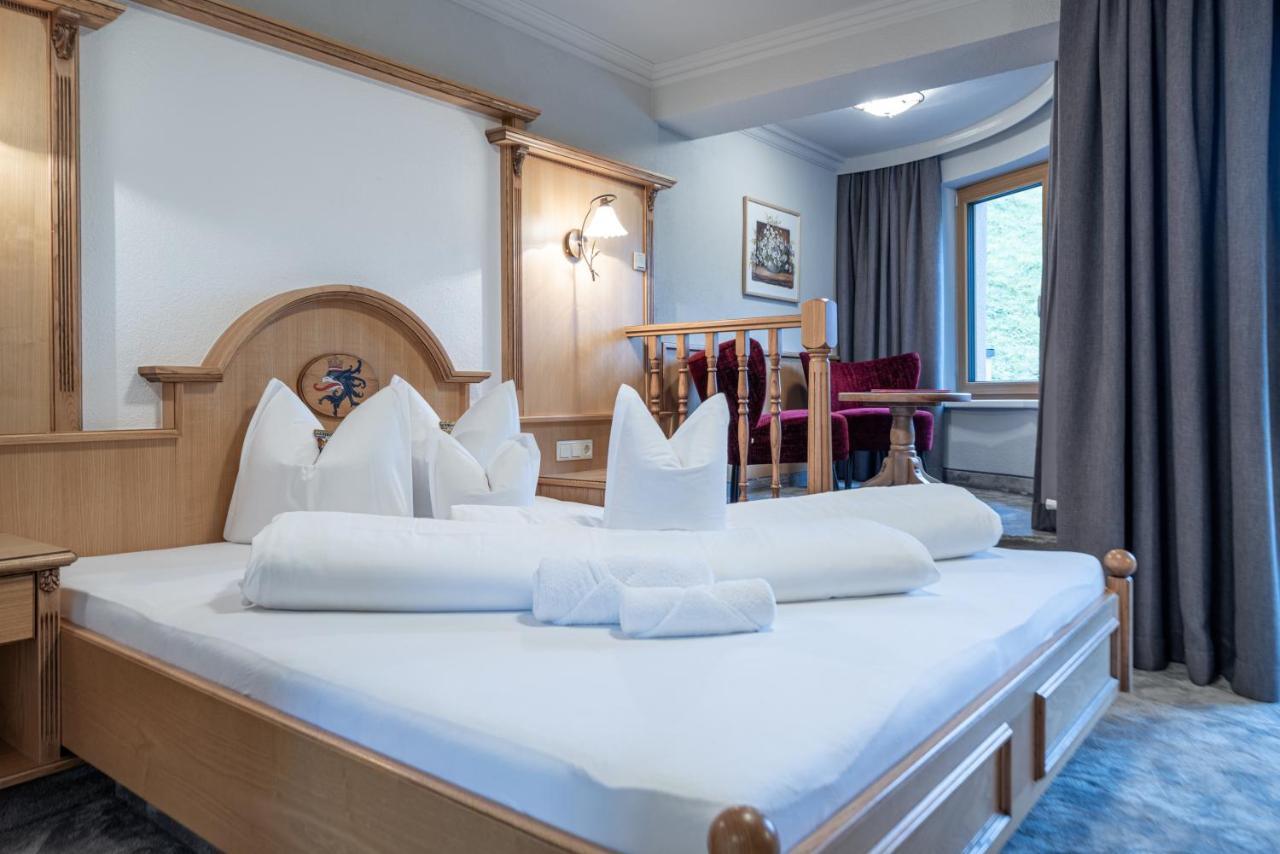 Burghotel Alpengluehn オーバーグールグル エクステリア 写真