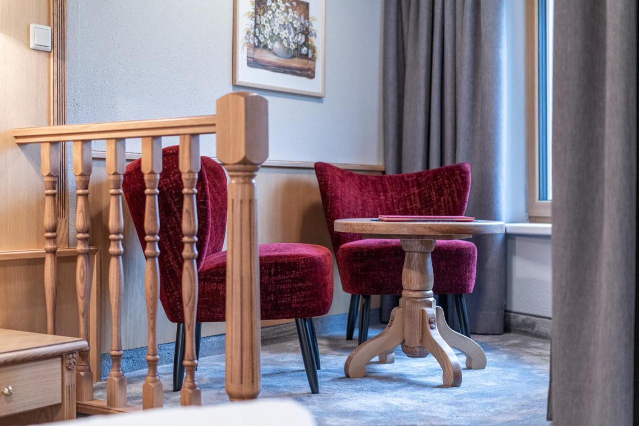 Burghotel Alpengluehn オーバーグールグル エクステリア 写真