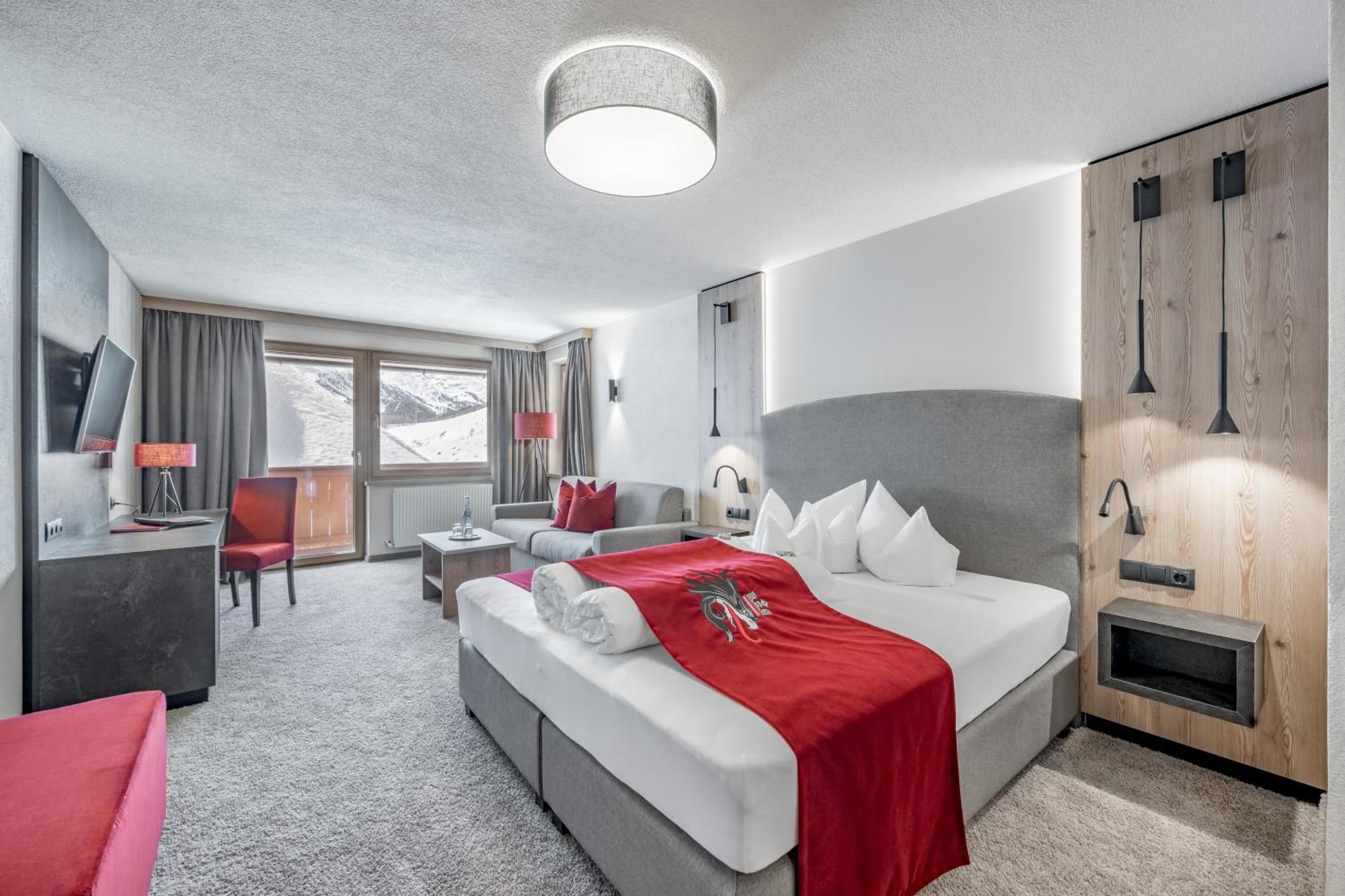 Burghotel Alpengluehn オーバーグールグル 部屋 写真