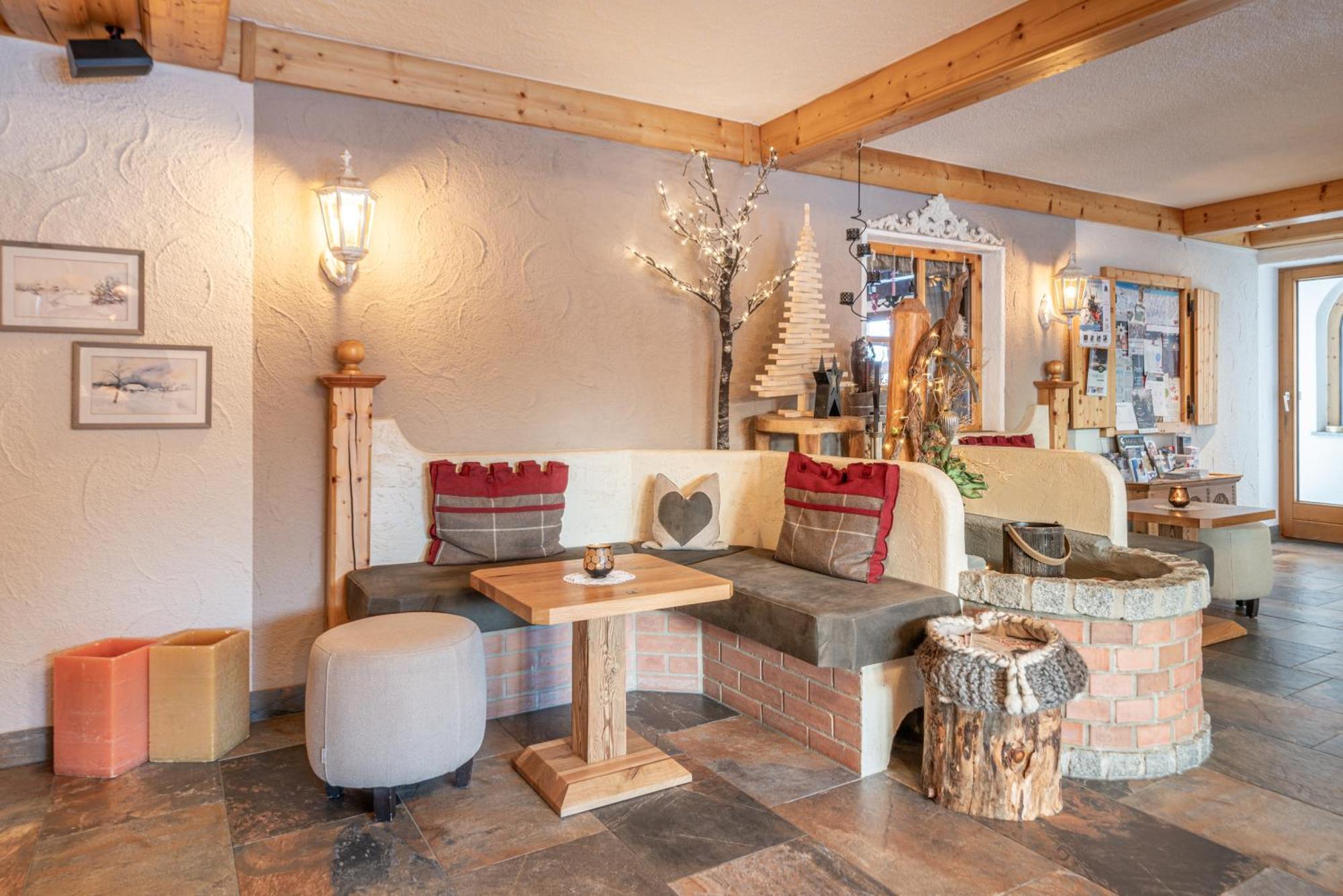 Burghotel Alpengluehn オーバーグールグル エクステリア 写真