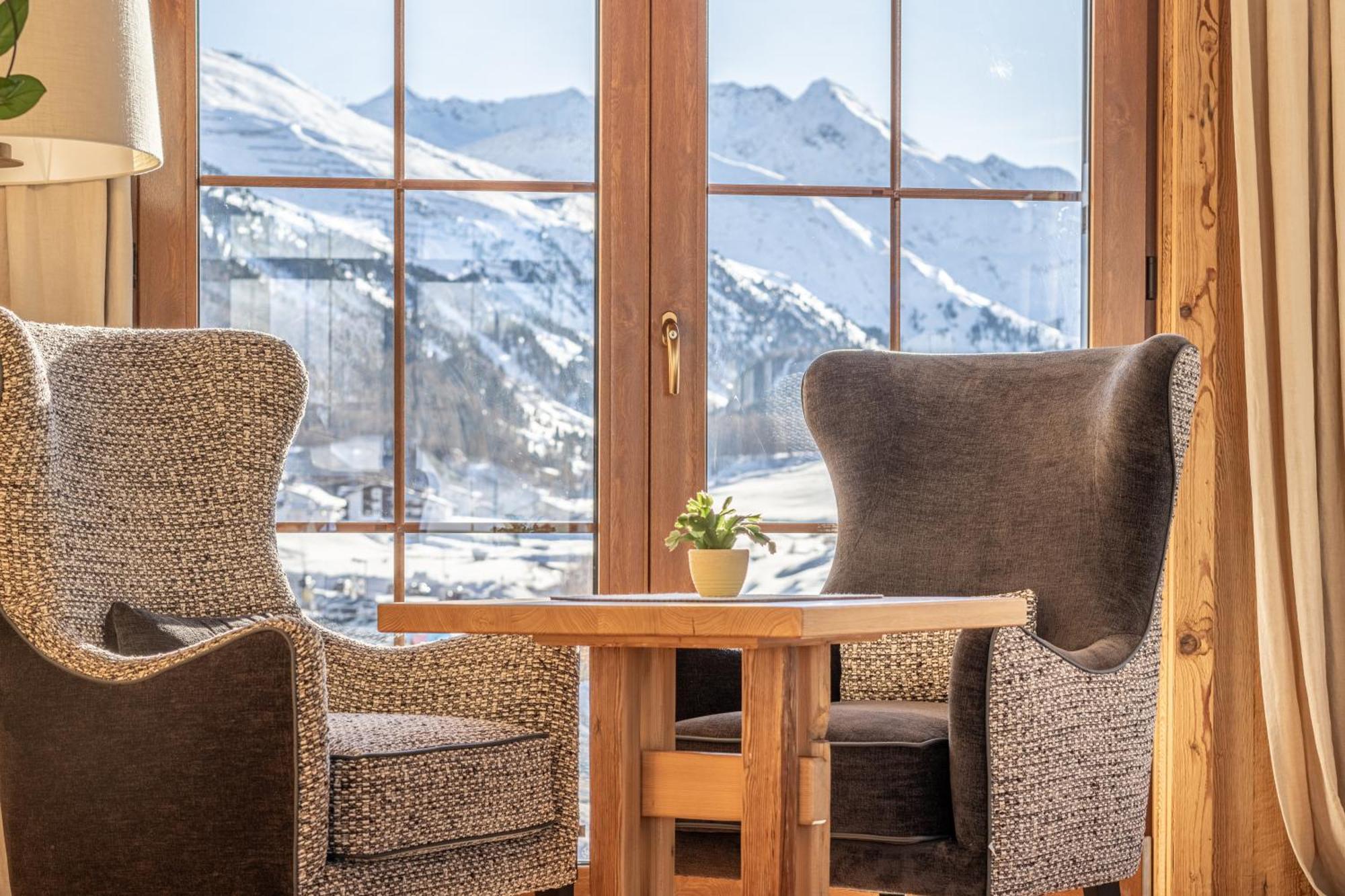Burghotel Alpengluehn オーバーグールグル エクステリア 写真