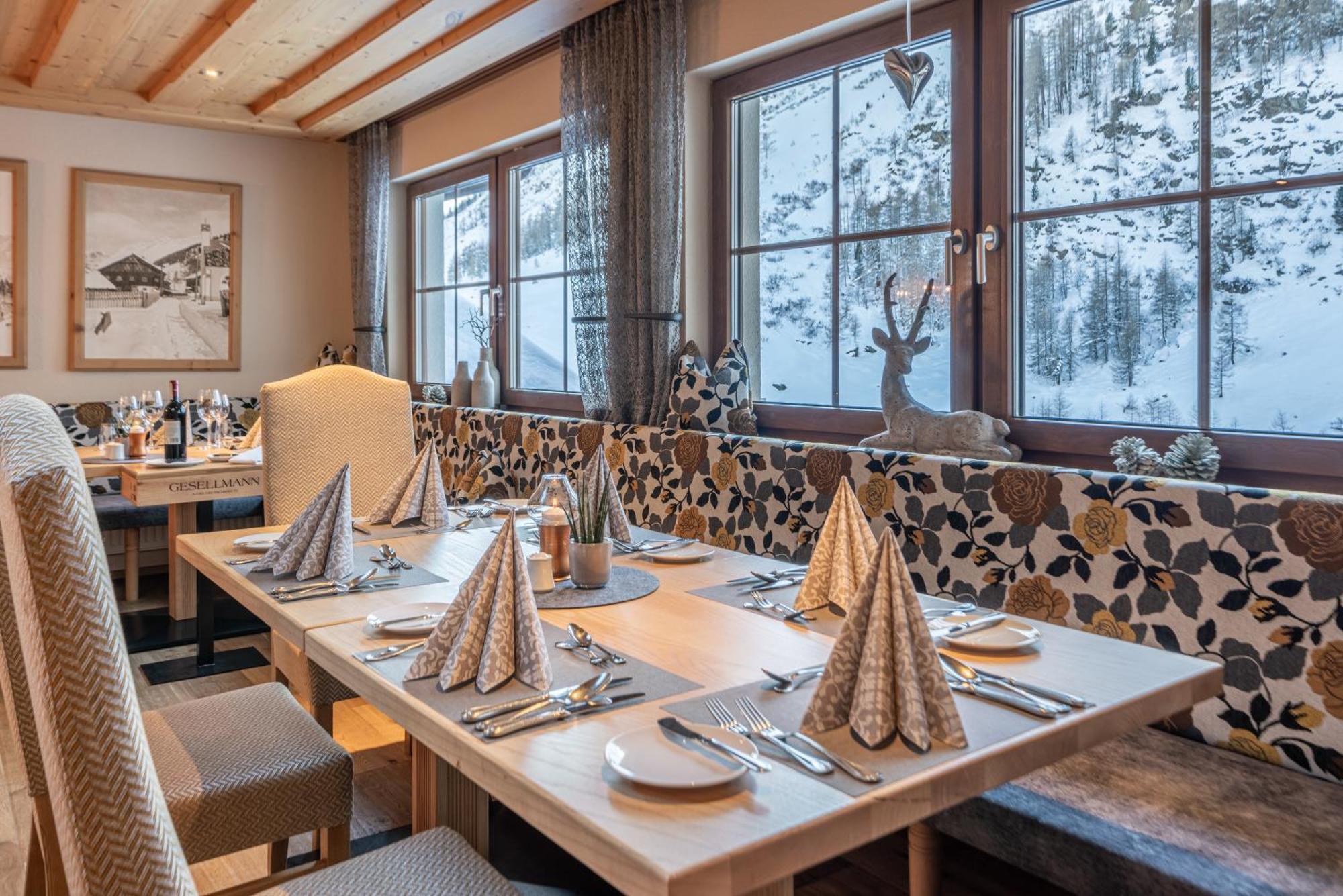 Burghotel Alpengluehn オーバーグールグル エクステリア 写真
