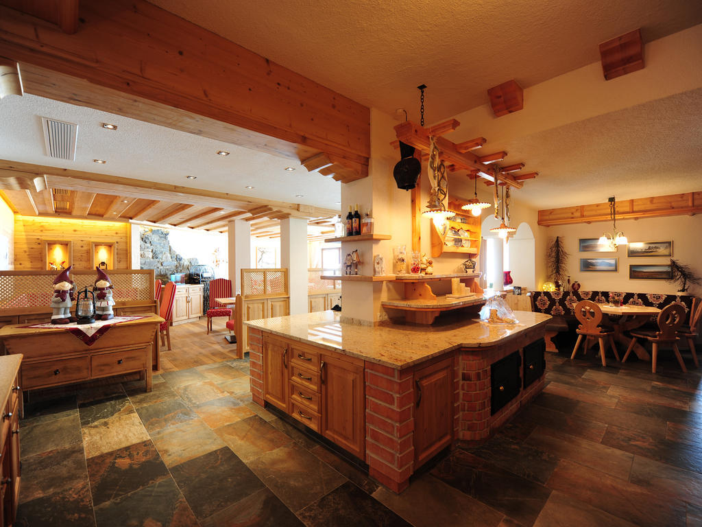 Burghotel Alpengluehn オーバーグールグル エクステリア 写真