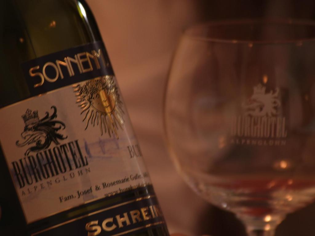 Burghotel Alpengluehn オーバーグールグル 部屋 写真
