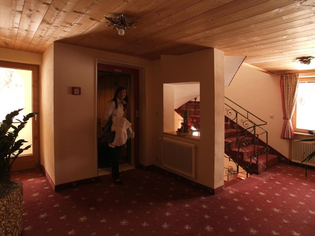 Burghotel Alpengluehn オーバーグールグル 部屋 写真