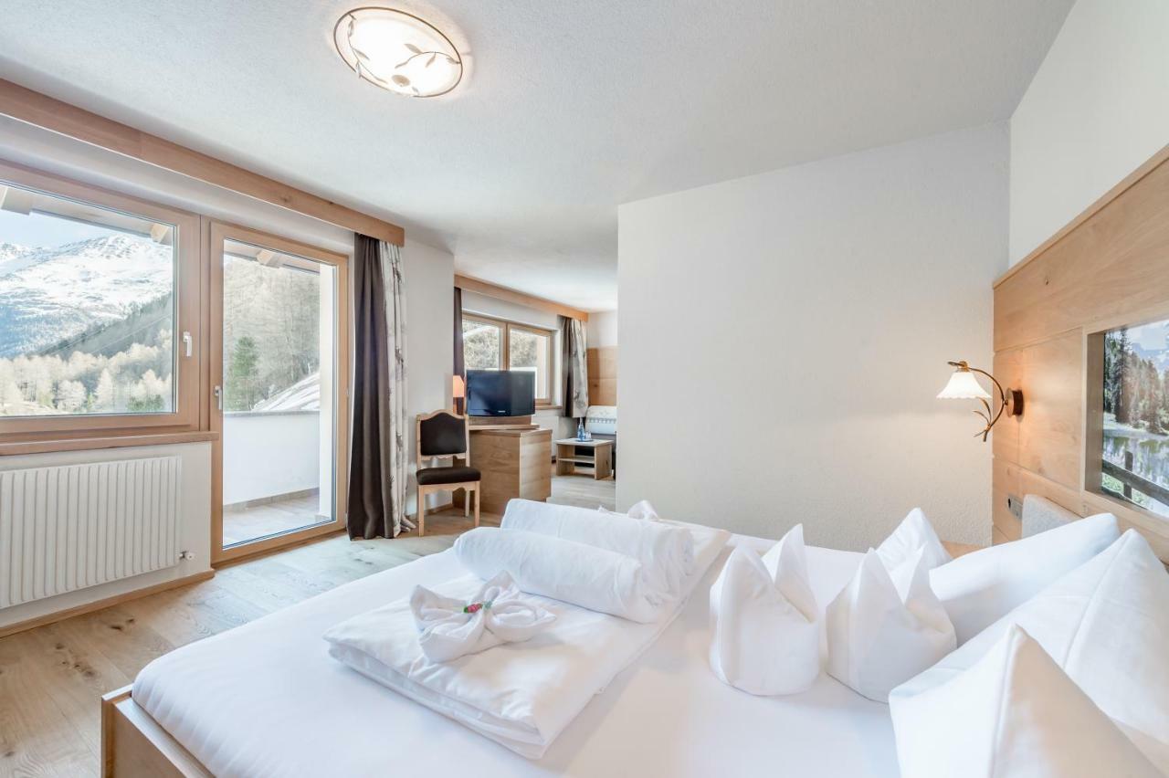 Burghotel Alpengluehn オーバーグールグル エクステリア 写真