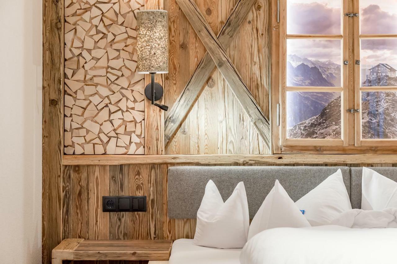Burghotel Alpengluehn オーバーグールグル エクステリア 写真